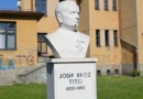 Oskrnavljena bista „Josipa Broza Tita“ u Travniku