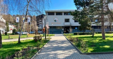 Općina Travnik obavijestila građane o privremenom rješenju uslijed nedostatka obrazaca za rodne listove