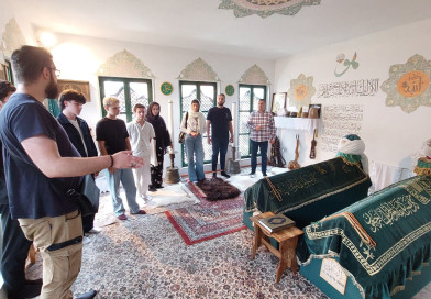 Autorski tim opere “Ilhamija” posjetio Ilhamijino turbe