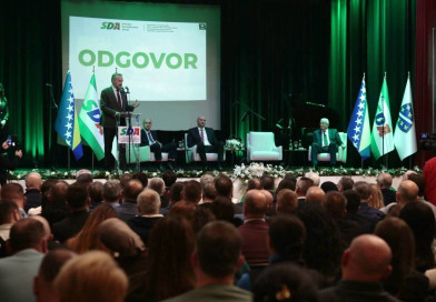 Izetbegović u Travniku: BiH si ne može priuštiti još jedan ovakav mandat