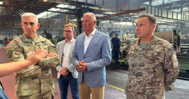 Komandant NATO Štaba Sarajevo i ministar odbrane BiH obišli tvornice namjenske industrije