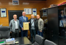 KUD „Karaula“ uručilo premijeru Lendi „Zlatnu plaketu“
